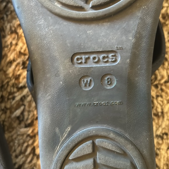 Crocs size 8 - Picture 4 of 4